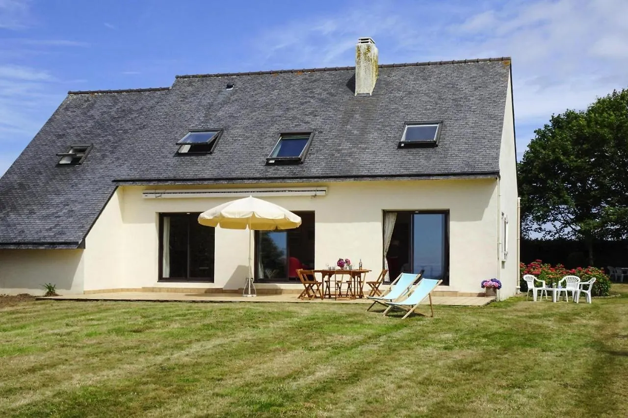 Holiday Home With Sea View, Plougasnou