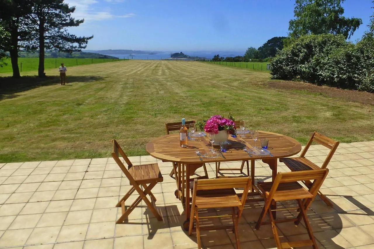 Holiday Home With Sea View, Plougasnou