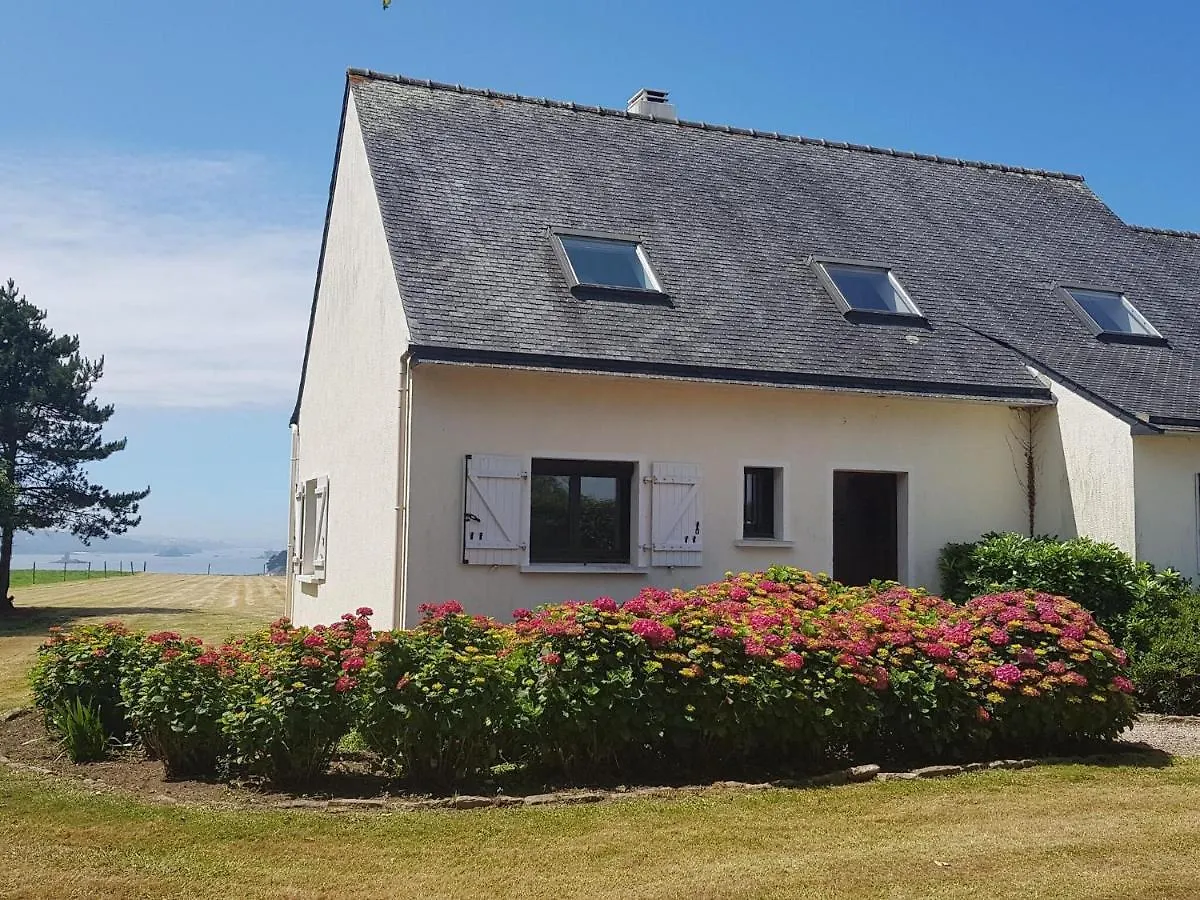 Holiday Home With Sea View, Plougasnou
